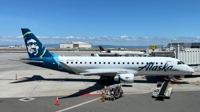 Airline Drama: Family Removed from Flight Over Seat Assignment Error | roller soccer, jayaslot, slot