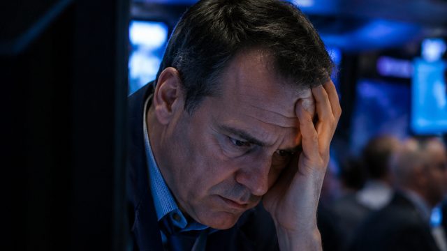 Market Uncertainty: Tech Sector Sells Off, Dragging Indices Lower