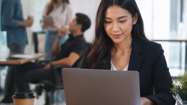 Emerging Trends for Recent Graduates Navigating Today's Workforce