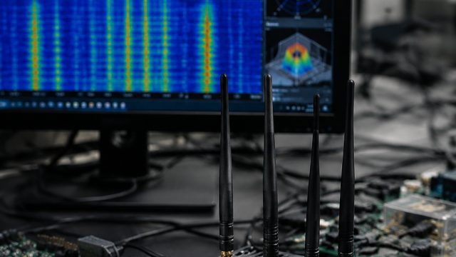 Revolutionary Technology: Visualizing Radio Signals with QuadRF SDR | cozy islands, bola keluaran sy